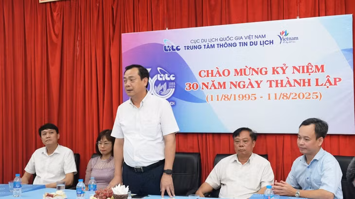 Hình ảnh gốc được chụp khi lãnh đạo Cục Du lịch Quốc gia Việt Nam dự cuộc gặp mặt chúc mừng kỷ niệm 30 năm thành lập Trung tâm Thông tin du lịch. (Ảnh: TITC)