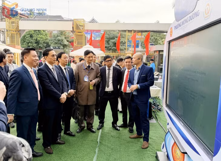Phường Mông Dương ra mắt trợ lý ảo AI hỗ trợ công tác quản lý, điều hành và giải quyết thủ tục hành chính tháng 11/2025.