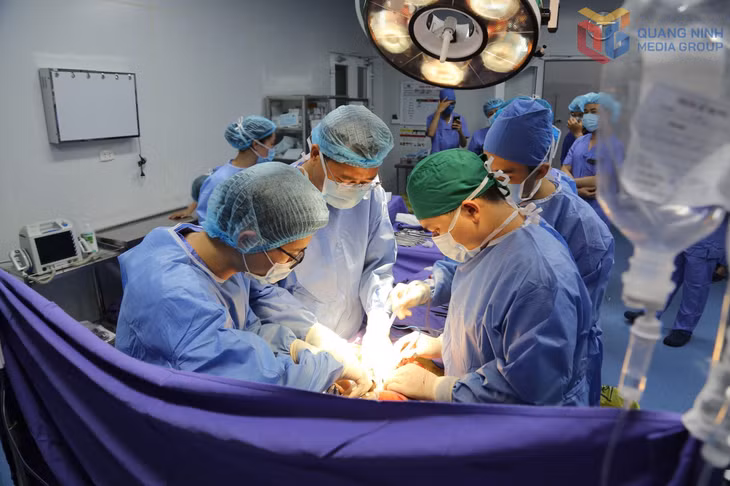 Ca ghép thận cho người bệnh tại Bệnh viện Đa khoa tỉnh.