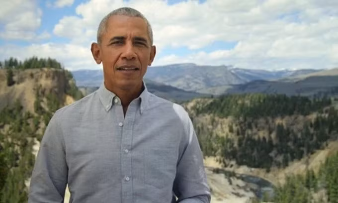 Cựu tổng thống Mỹ Barack Obama xuất hiện trong bộ phim tài liệu Our Great National Parks. Ảnh: Netflix.