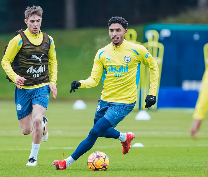 Tân binh Marmoush tập luyện cùng đồng đội mới - Ảnh: MCFC