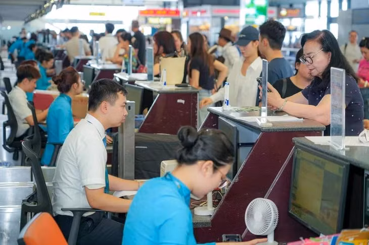 Chặng Thành phố Hồ Chí Minh đi Hà Nội và Đà Nẵng những ngày cận Tết, tỷ lệ đặt chỗ nhiều chuyến bay đã đạt hơn 90%.