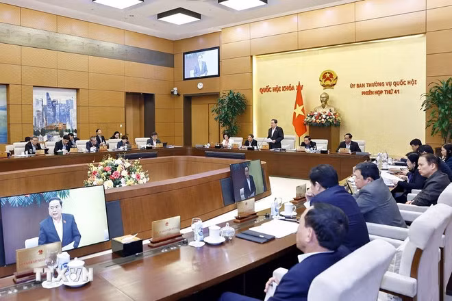 Quang cảnh bế mạc Phiên họp thứ 41 của Ủy ban Thường vụ Quốc hội. (Ảnh: Doãn Tấn/TTXVN)