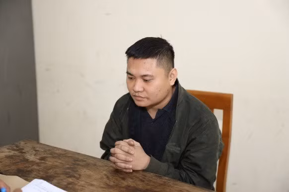 Đối tượng Đỗ Xuân Phương làm việc với cơ quan điều tra.
