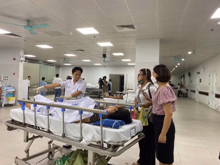 Bệnh viện Việt Đức cấp cứu các nạn nhân bị tai nạn do bão số 3. Ảnh tư liệu: Tạ Nguyên/Báo Tin tức