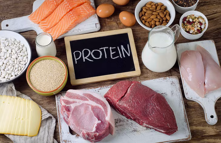 Tập trung vào việc tiêu thụ protein như thành phần quan trọng trong chế độ ăn uống cân đối là điều cần thiết - Ảnh: Better Health Channel