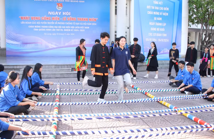 Đoàn Khối các cơ quan tỉnh tổ chức Ngày hội "Khát vọng cống hiến - Lẽ sống thanh niên" với chuỗi các hoạt động giúp thanh niên tìm hiểu về văn hóa, con người Quảng Ninh.