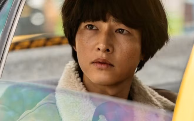 Song Joong Ki trong phim "Bogota: City of the Lost”. Ảnh: Nhà sản xuất