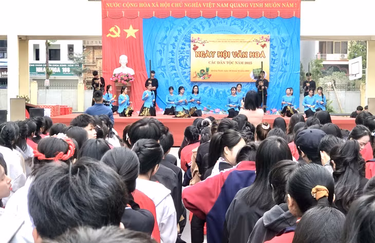 Quang cảnh Ngày hội văn hóa các dân tộc năm 2025 tại Trường Phổ thông Dân tộc Nội trú THCS&amp;THPT tỉnh Quảng Ninh.