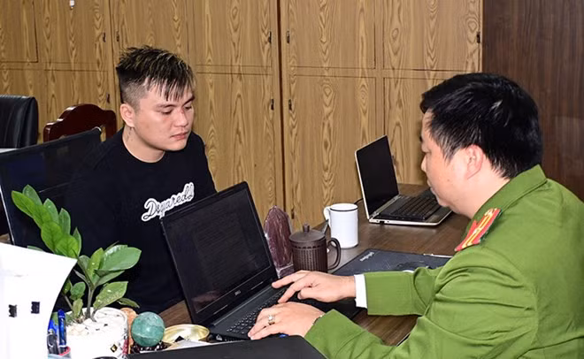 Đối tượng Phạm Văn Long tại cơ quan Công an. Ảnh: Công an Hải Phòng