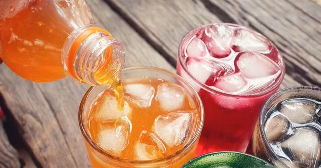 Hạn chế tiêu thụ đồ uống có đường để đón Tết vui khỏe- Ảnh 1.