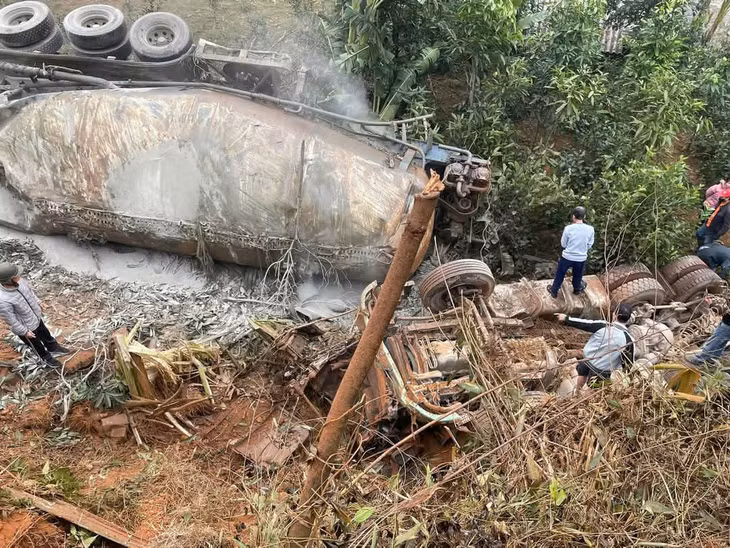 Hiện trường vụ TNGT.