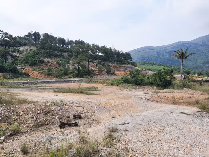 Chủ đầu tư dự án là Công ty CP Long Hải Quảng Ninh đã đền bù, giải phóng và san gạt mặt bằng dự án Công viên nghĩa trang Thiên Phúc Vĩnh Hằng Viên. Ảnh: Việt Hoa