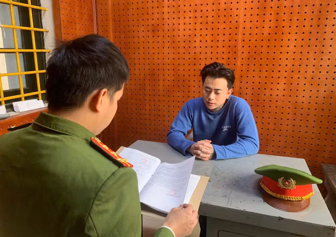 "Nam Birthday" tại cơ quan điều tra. Ảnh: Công an Hưng Yên