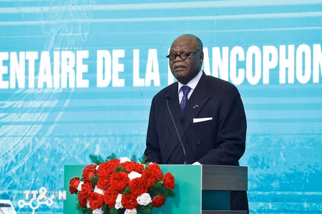 Phó Chủ tịch thứ nhất Quốc hội Cameroon, Chủ tịch Liên minh Nghị viện Pháp ngữ (APF) Hilarion Etong phát biểu. (Ảnh: Doãn Tấn/TTXVN)