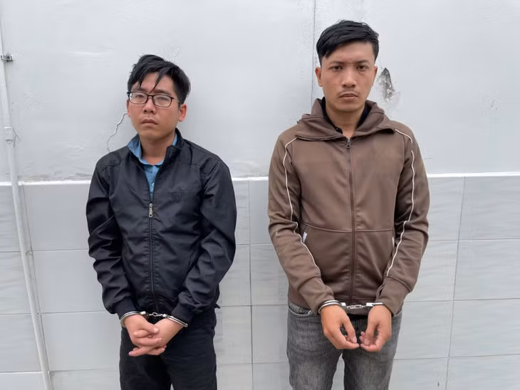 Nguyễn Minh Tân và Nguyễn Việt Nam bị bắt giữ.