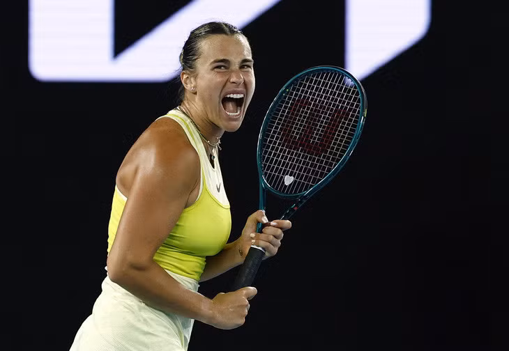 Sabalenka quật khởi ở ván 2 - Ảnh: REUTERS