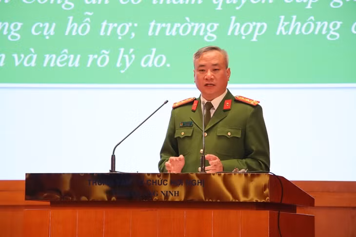 Đại tá Nguyễn Thuận, Phó Giám đốc Công an tỉnh phát biểu chỉ đạo tại hội nghị
