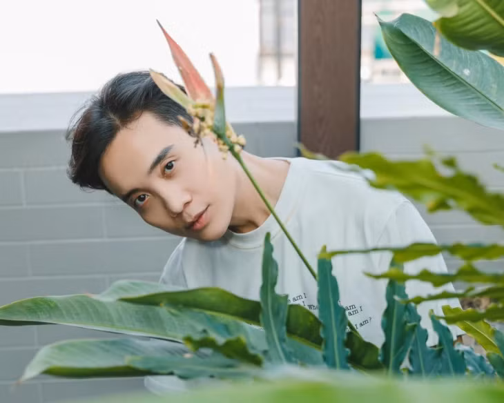 JustaTee chưa để lại dấu ấn cá nhân đậm nét với vai trò giám đốc âm nhạc, nhưng lại có khả năng tạo hit tốt.