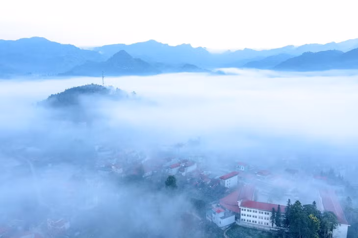 Lên cao nguyên Bắc Hà ngắm biển mây trắng huyền ảo ảnh 4
