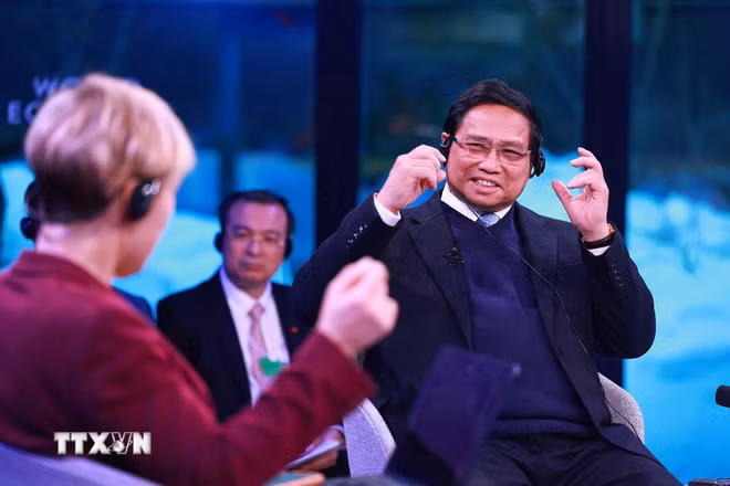 Thủ tướng Chính phủ Phạm Minh Chính đối thoại với WEF về Tầm nhìn của Việt Nam về đổi mới sáng tạo và vai trò toàn cầu. (Ảnh: Dương Giang/TTXVN)
