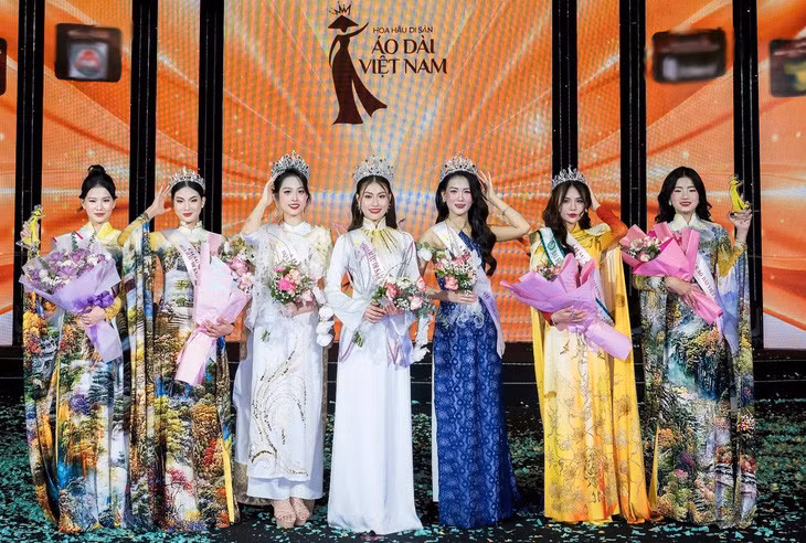 Top 7 Hoa hậu Di sản áo dài Việt Nam 2024 - Ảnh: BTC