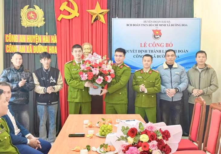BCH Đoàn TNCS Hồ Chí Minh xã Đường Hoa tổ chức lễ công bố quyết định thành lập Chi đoàn Công an xã Đường Hoa.