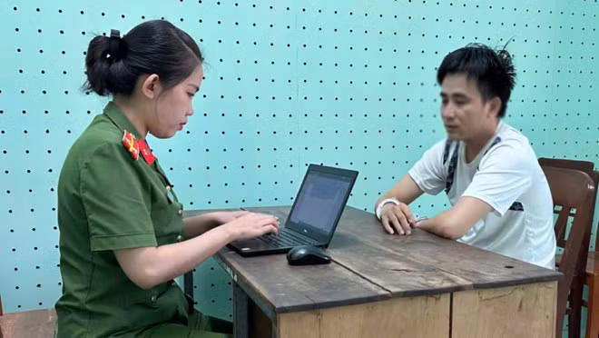 Hai vợ chồng Linh và Minh đã dọa đăng ảnh nhạy cảm của cô người tình để tống tiền. Ảnh: Công an cung cấp
