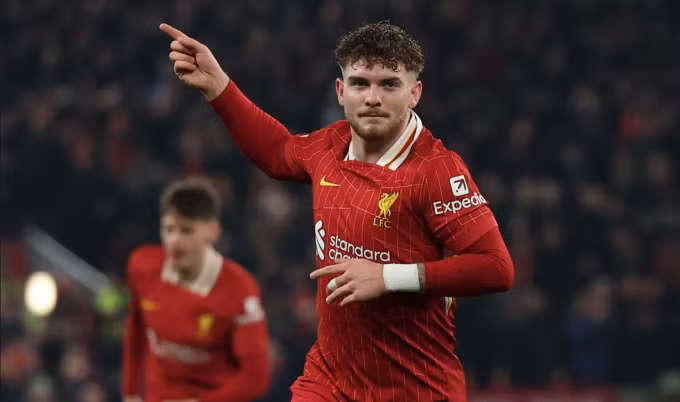 Elliot vui mừng sau khi nâng tỷ số lên 2-1 cho Liverpool. Ảnh: Reuters