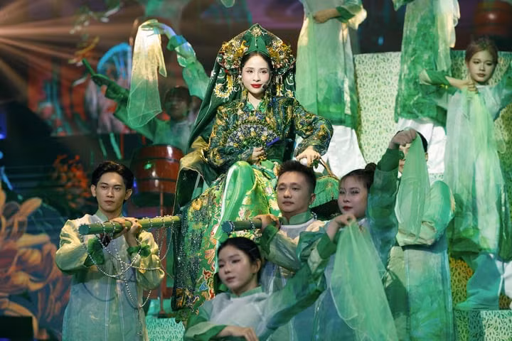 Kiều Anh đang gây sốt sau công diễn 5.