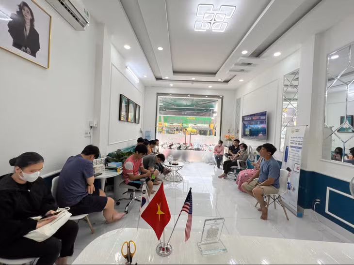 Khách hàng tin tưởng dịch vụ tại Nha khoa Thẩm mỹ Liberty