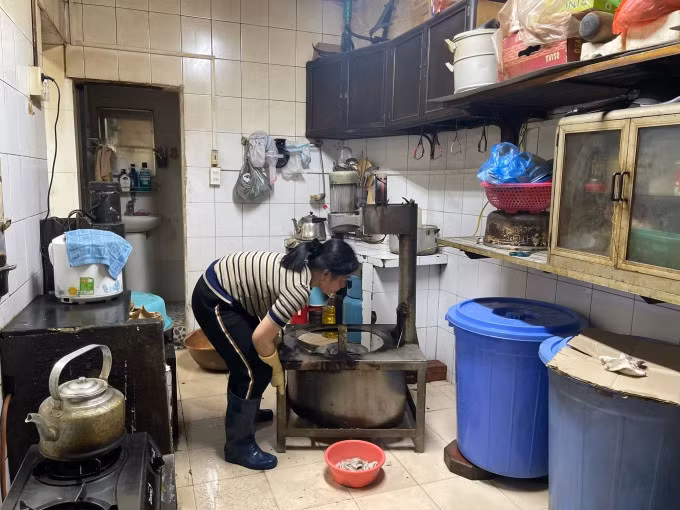 Cơ sở sản xuất bánh Nguyên Ninh không đạt an toàn thực phẩm. Ảnh: Thu Trang.