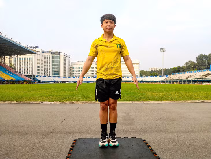 Động tác Jumping Jack - Ảnh: THANH ĐỊNH