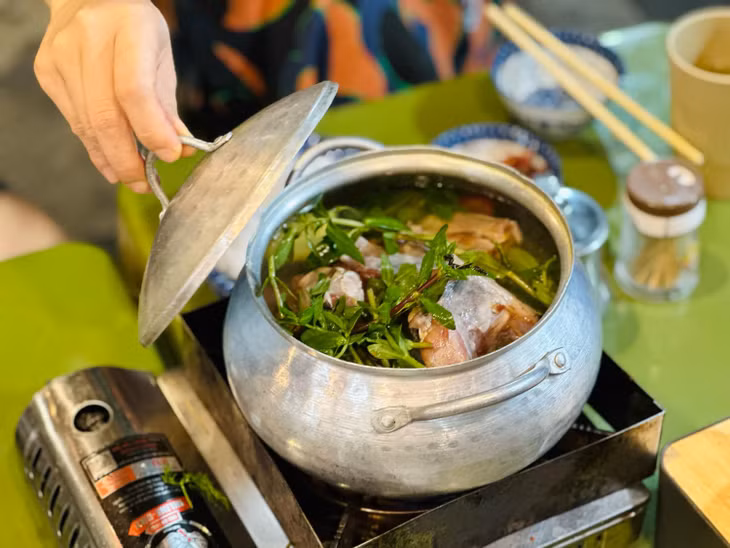 Bạn cần lưu ý về chất lượng của các loại nồi, chảo trong gia đình. Ảnh minh họa: Ban Mai