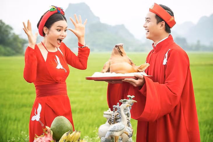 NSND Phạm Phương Thảo và diễn viên Tiến Lộc.