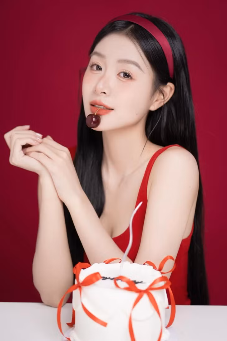 Hình ảnh đời thường của Huyền Trang. Ở Không thời gian, cô còn được yêu thích bởi nét đẹp mộc mạc. Đời thường, nữ diễn viên có phong cách thời trang trẻ trung, nhẹ nhàng.