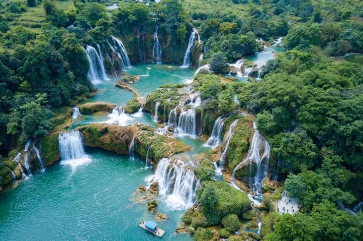 Thác Bản Giốc. Ảnh: Migo Travel