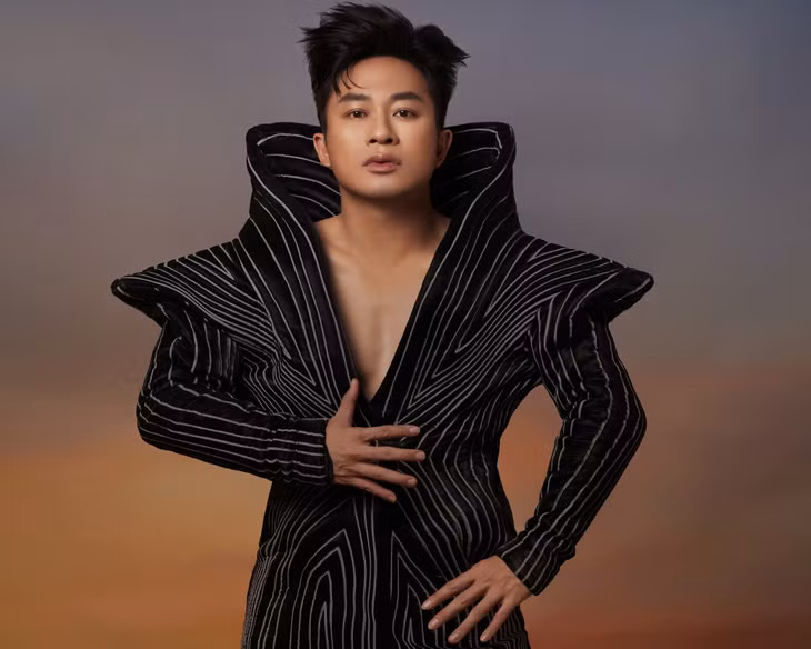 Tùng Dương có sự bứt phá ngoạn mục trong năm 2024 nhờ album Multiverse.