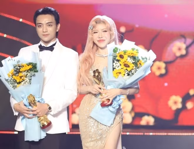 Soobin Hoàng Sơn, Trang Pháp nhận giải "Mai Vàng". Ảnh: Ban tổ chức.