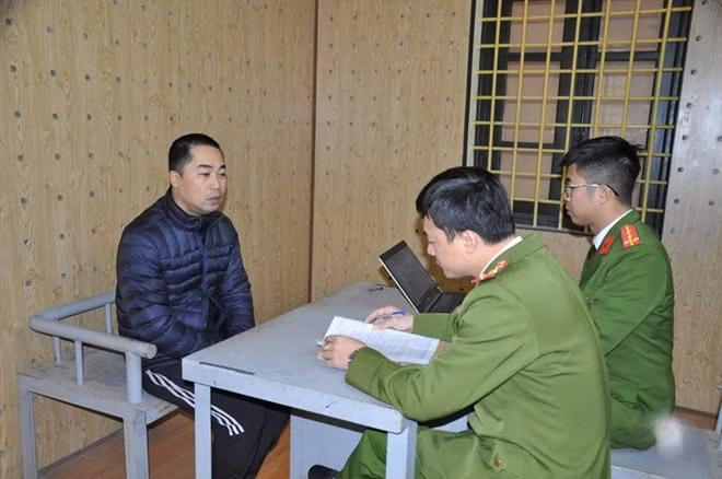 Đối tượng Nguyễn Hải Huy thu mua hơn 15.000 bao thuốc lá nhập lậu. Ảnh: Công an tỉnh Hải Dương