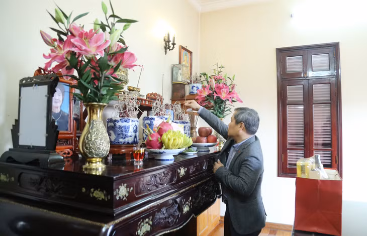 Bí thư Tỉnh ủy thắp hương tri ân, tưởng nhớ đồng chí Trần Ngọc Thụ, Bí thư Tỉnh ủy, khóa X.