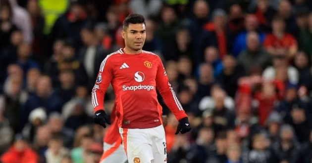 Casemiro có thể không rời MU.
