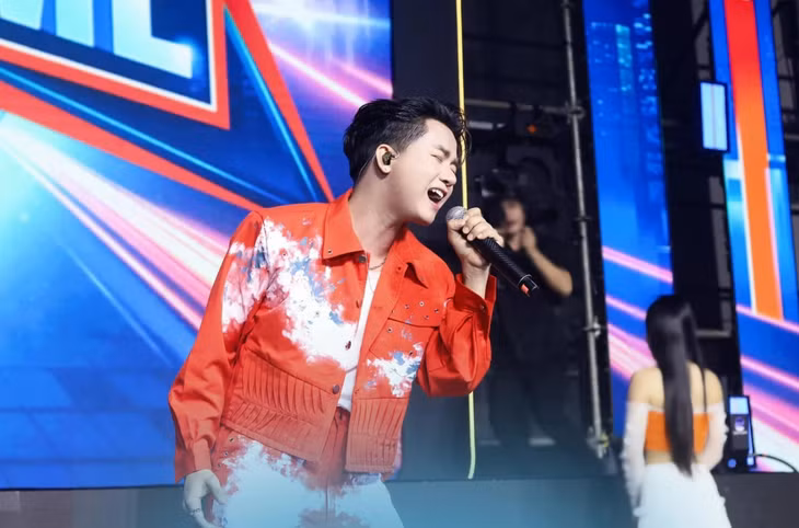 Bùi Công Nam trong những năm gần đây được mệnh danh là "ông vua nhạc Tết" nhờ số lượng ca khúc Tết đồ sộ, độ phổ biến cao.