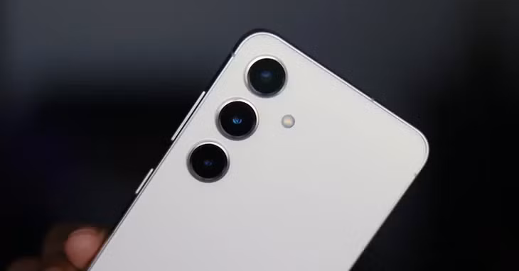 Khám phá màn hình AMOLED 120Hz trên Samsung Galaxy S25: Mượt mà và sống động ảnh 2 Khám phá màn hình AMOLED 120Hz trên Samsung Galaxy S25: Mượt mà và sống động ảnh 2