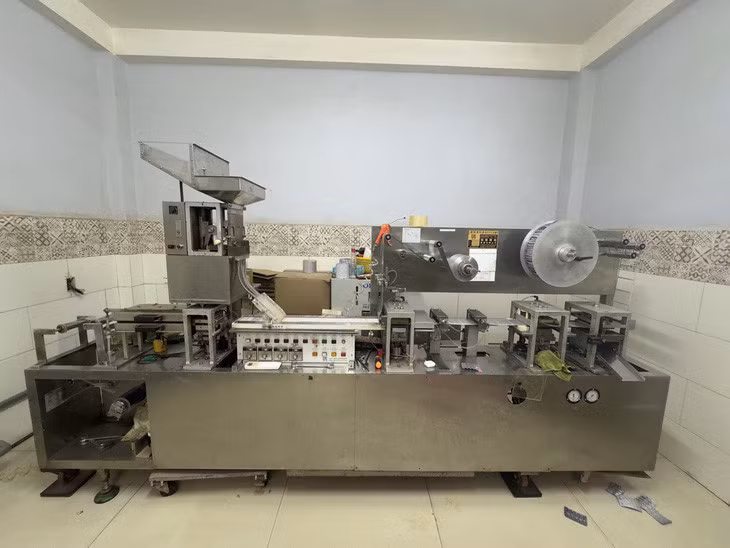 Máy móc để sản xuất thuốc giả - Ảnh: CACC