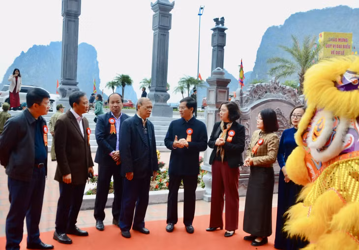 Lãnh đạo TP Hạ Long yêu cầu UBND phường Bạch Đằng và Ban quản lý đền có trách nhiệm giữ gìn, tôn tạo, trông coi và phát huy giá trị của ngôi đền.