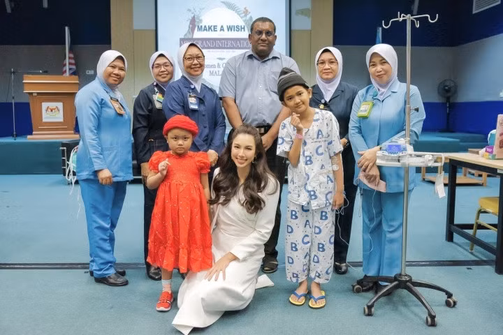 Nàng hậu đang có chuyến công tác tại Malaysia.