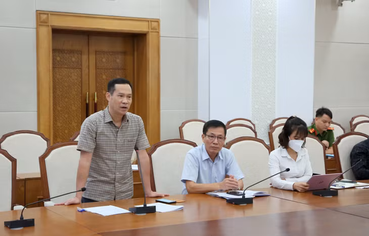 Đại diện lãnh đạo các sở, ngành, đơn vị dự họp tham gia phát biểu ý kiến, tham luận tại hội nghị.