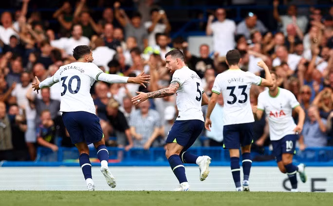 Chelsea bị Tottenham chia điểm, hai HLV Tuchel và Conte chia thẻ đỏ - Ảnh 3.