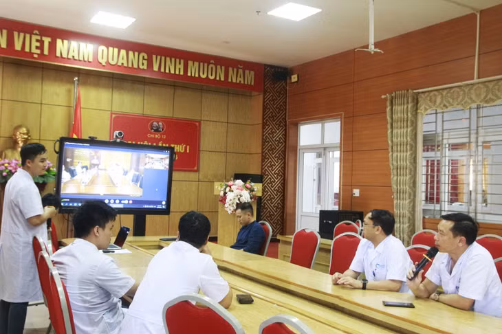 Bệnh viện Bãi Cháy tổ chức sinh hoạt khoa học trực tuyến các chuyên đề: Chẩn đoán và điều trị sỏi tiết niệu; sàng lọc bệnh Thalassemia với sự tham gia của các y, bác sĩ tại TTYT Hải Hà, Ba Chẽ, Đầm Hà, Bình Liêu.